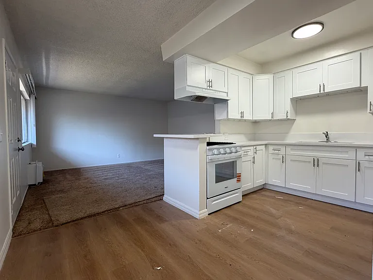 1104 S Marengo Ave #F — Photo 4