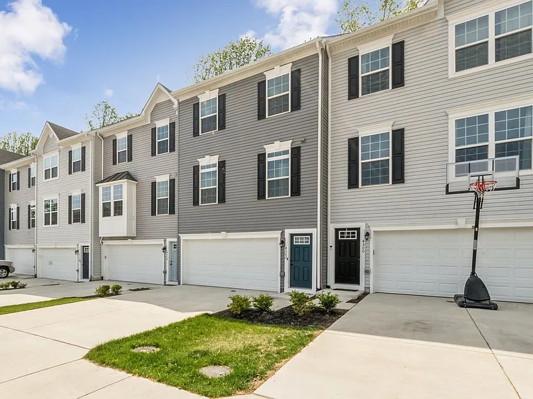 4502 Dale Creek Way — Photo 3