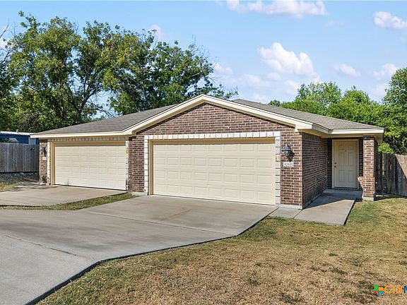 3rd image of 906 McClure Ln