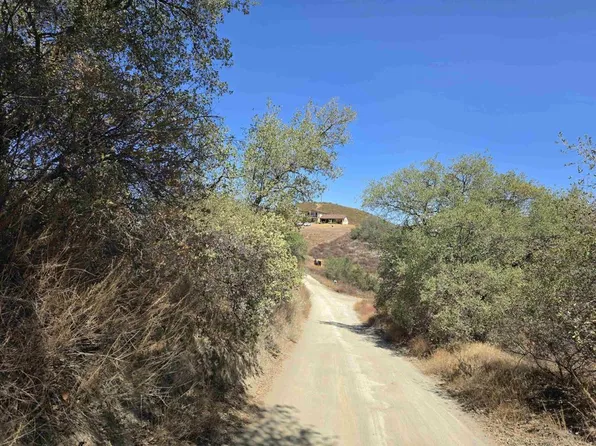 27828 Golden Eagle Rd, Ramona, CA 92065