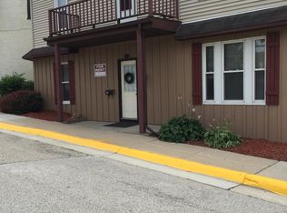 25 W Wisconsin St, Hartford, WI 53027