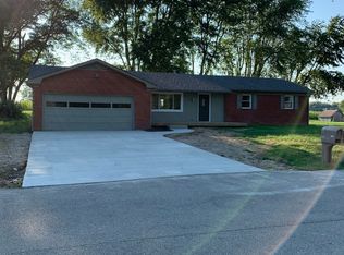962 N Dellasburg Rd, Columbus, IN 47203