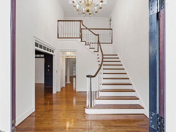 5th image of 103 Turner Forest Ln