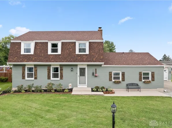 1989 El Camino Dr, Xenia, OH 45385