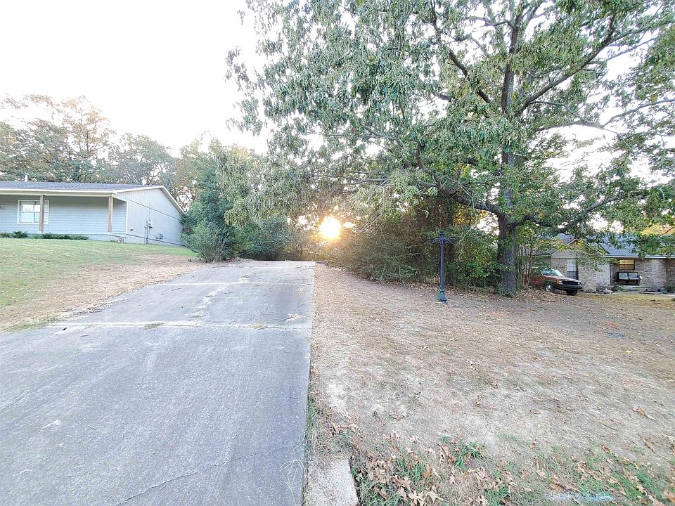 2nd image of 1061 Highland Blvd