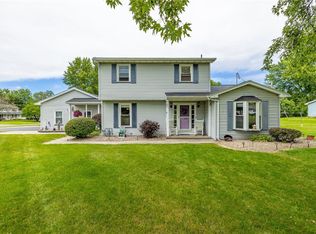 806 Ivy Ct, Webster, NY 14580
