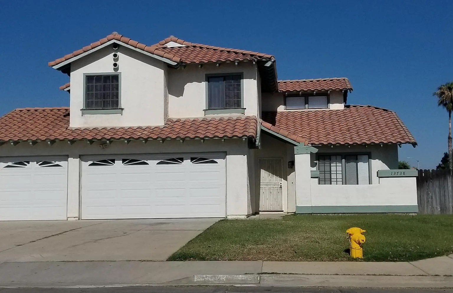 4 bed, 2.5 bath, 1800 sqft, $3,200 — Photo 1