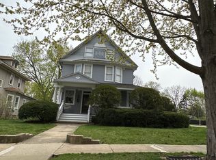 217 Oregon St, Dundee, IL 60118