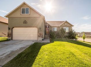 7607 N Bristlecone Rd, Eagle Mountain, UT 84005