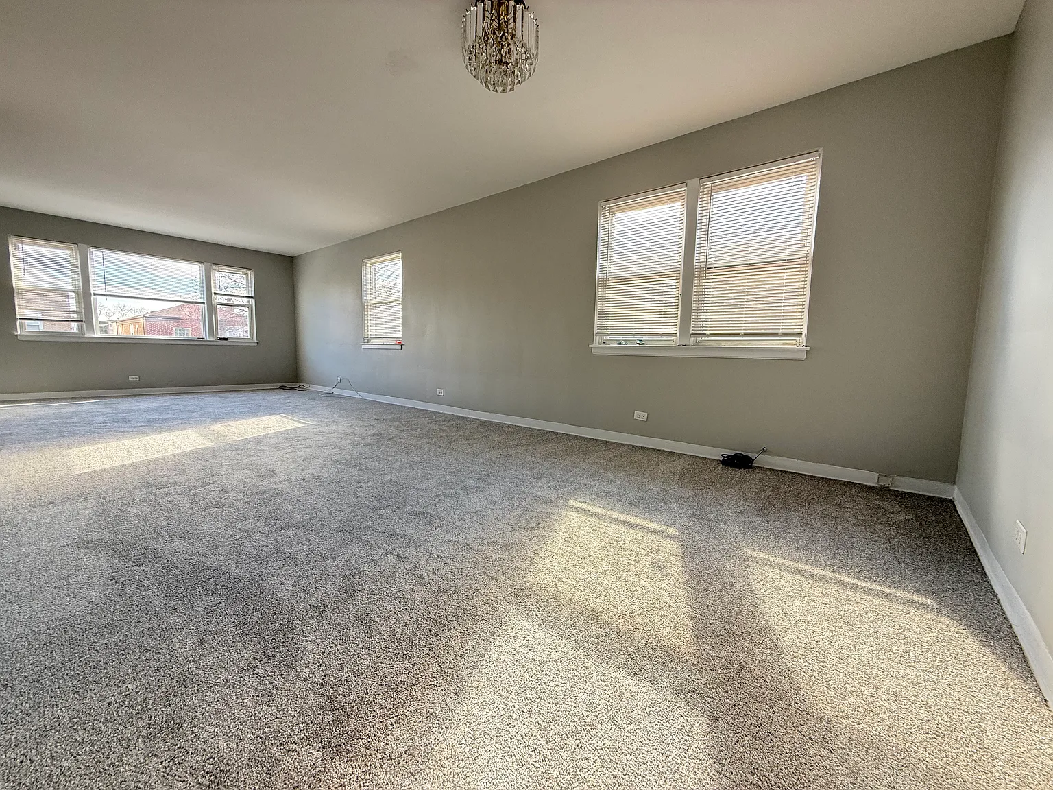 3 bed, 1.5 bath, 1200 sqft, $1,900 — Photo 2