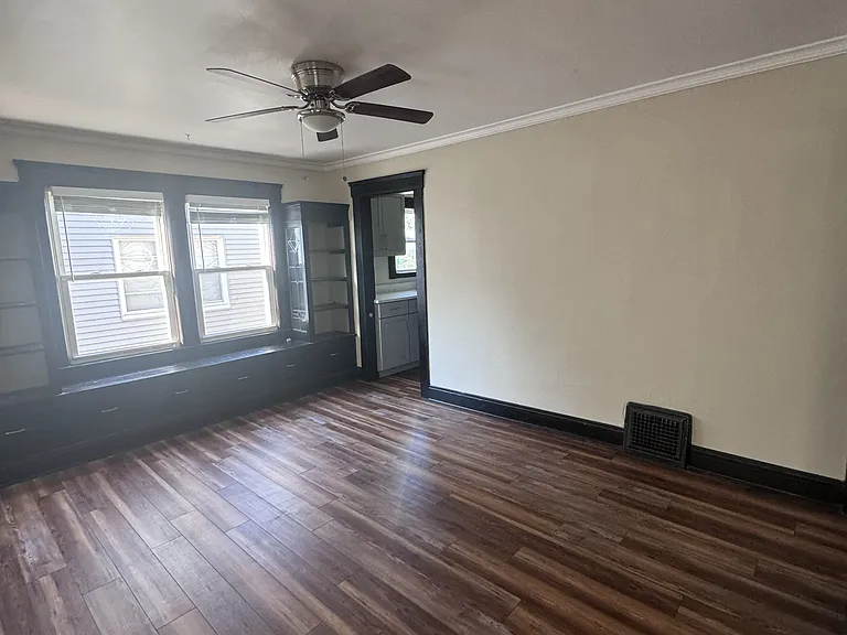 1215 Webb Rd — Photo 4