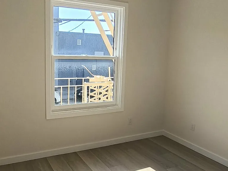 La Playa Apartments — Photo 7