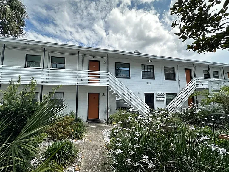 Colony 33 Apartments
