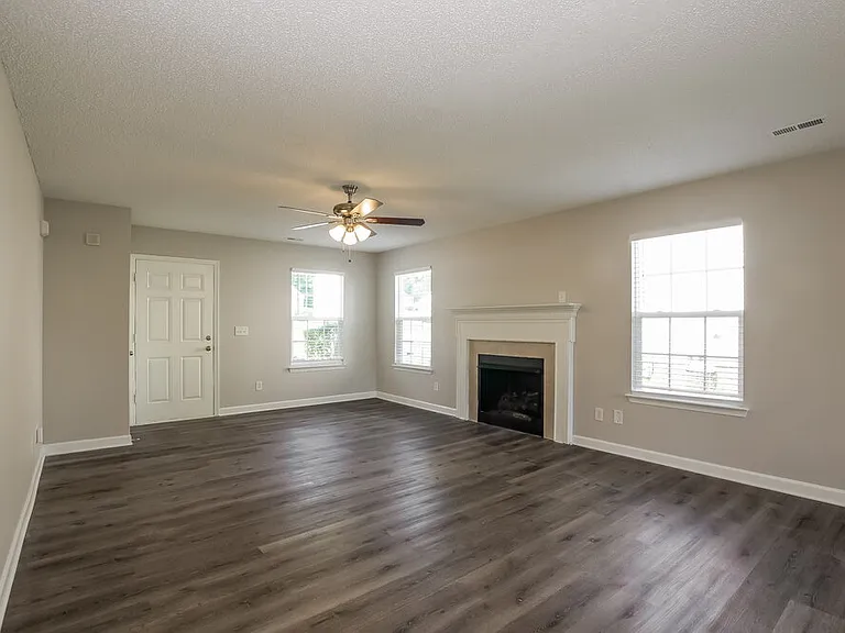 2127 Pleasant Dale Dr — Photo 5