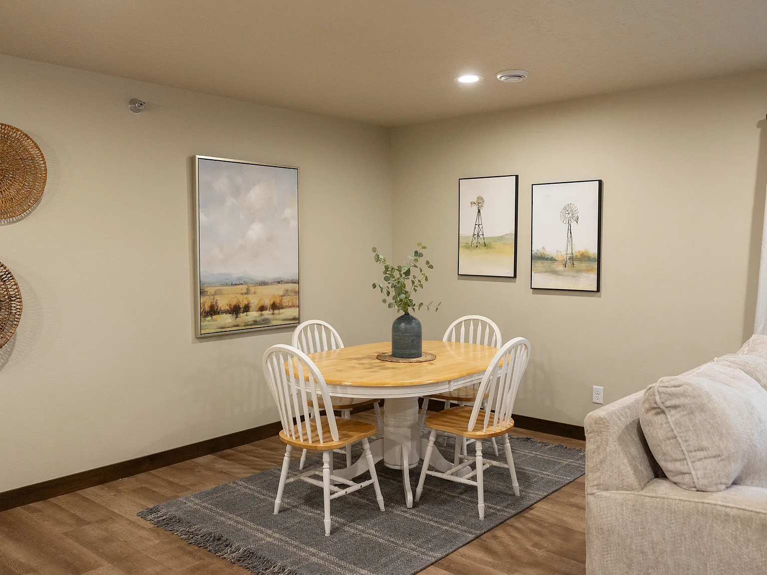 2 bed, 1000 sqft, $1,350 — Photo 4