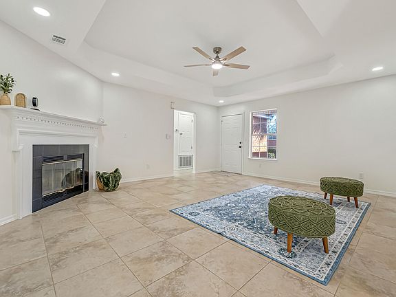 2nd image of 792 Pearl Sand Dr