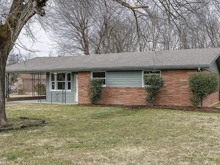 3100 Richmond Hill Dr — Photo 1