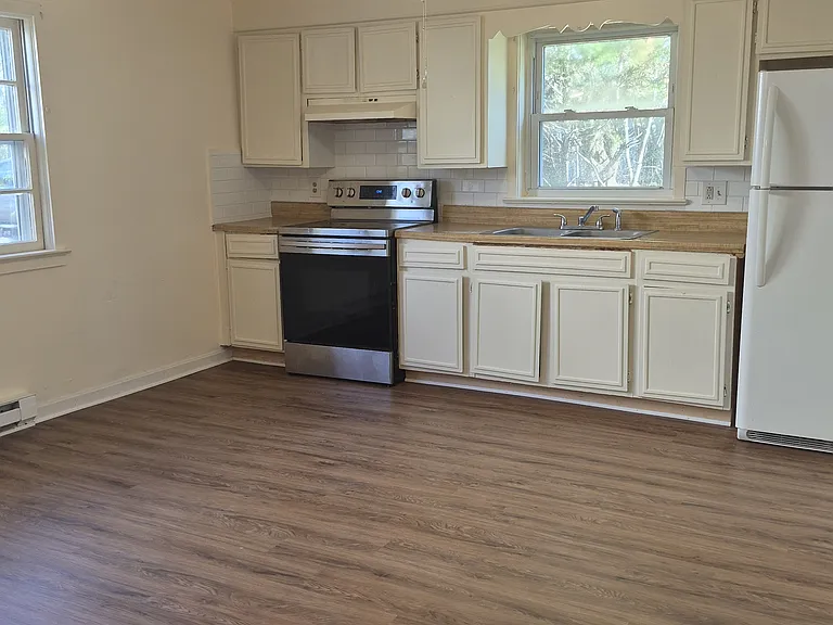 409 Washington St — Photo 5