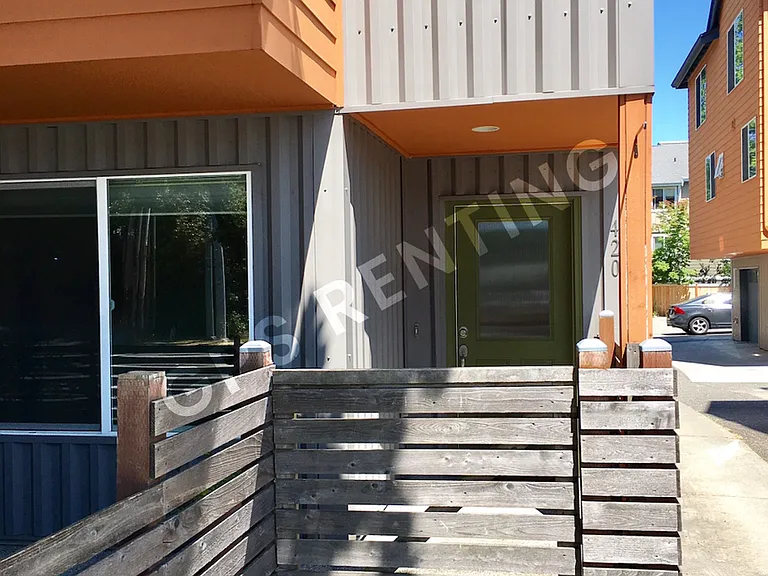 420 N 130th St — Photo 2