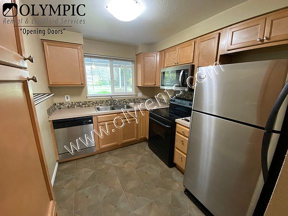 005 Kitchen (1)_10082025