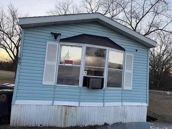 14876 Washington Rd Trlr 180, West Burlington, IA 52655