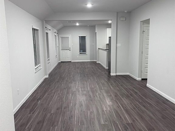 4th image of 2217 Middle Ridge Dr