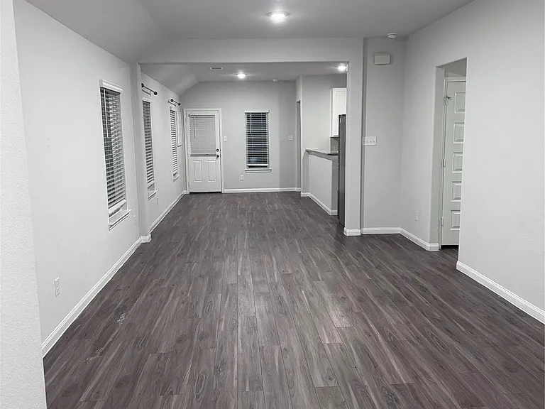2217 Middle Ridge Dr — Photo 4