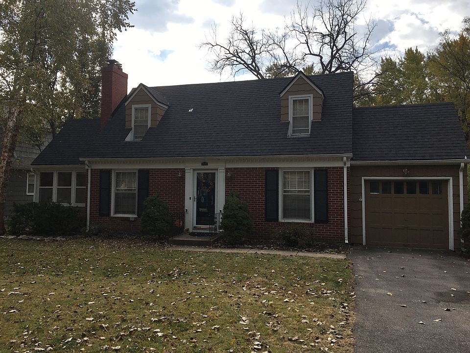 1st image of 1107 W 76th St