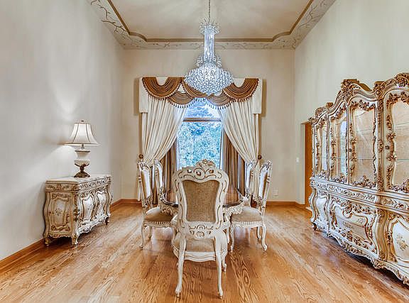 5th image of 15141 Poplar Creek Ln