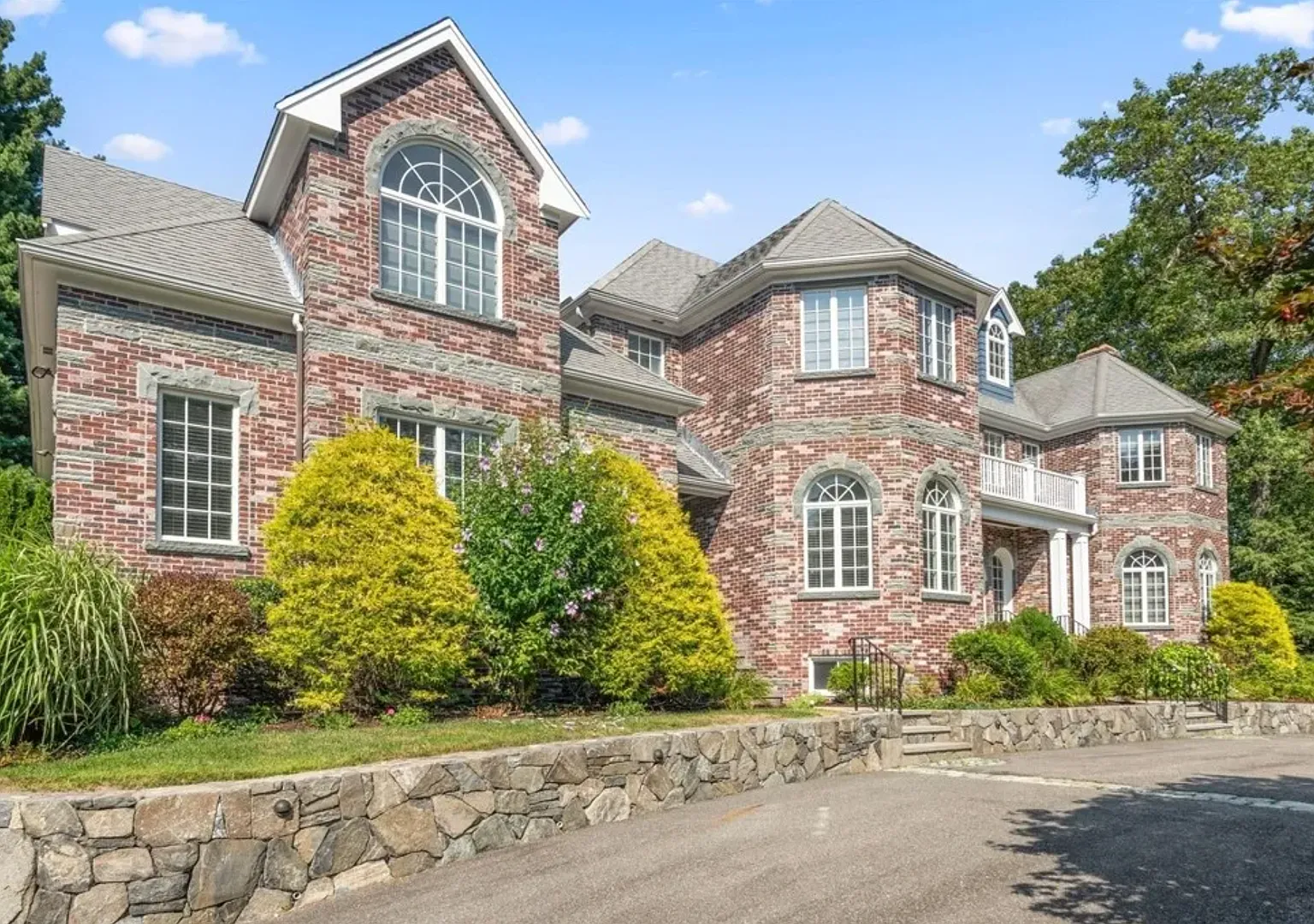 Entire house Luxury Available September — Photo 3
