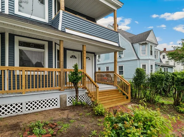 93 White St, Springfield, MA 01108