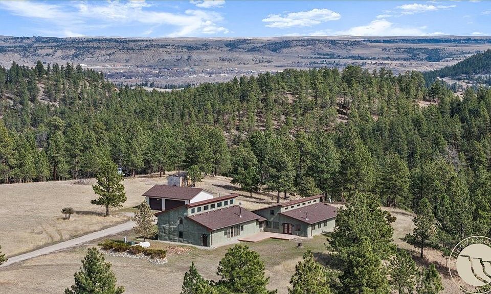 1st image of 147 Stillwater Loop