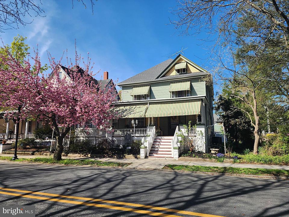 1st image of 224 N State St