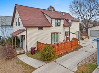 1233 S 18th St, Manitowoc, WI 54220