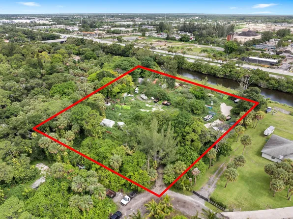 69 Armadillo Way, West Palm Beach, FL 33411