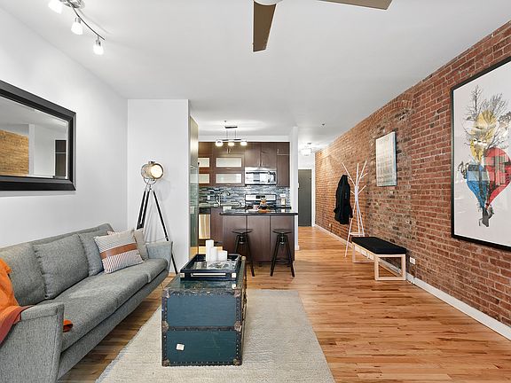 3rd image of 60 Pineapple St APT 2E