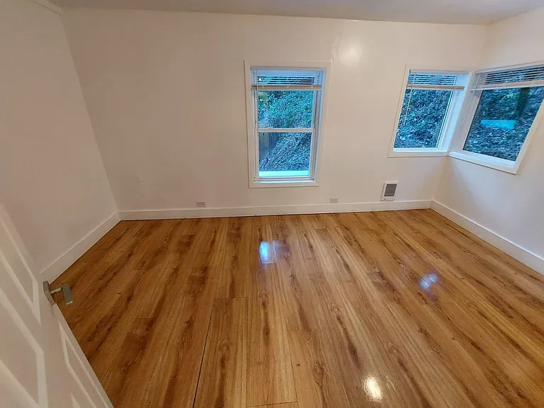 2985 W Burnside Rd — Photo 4