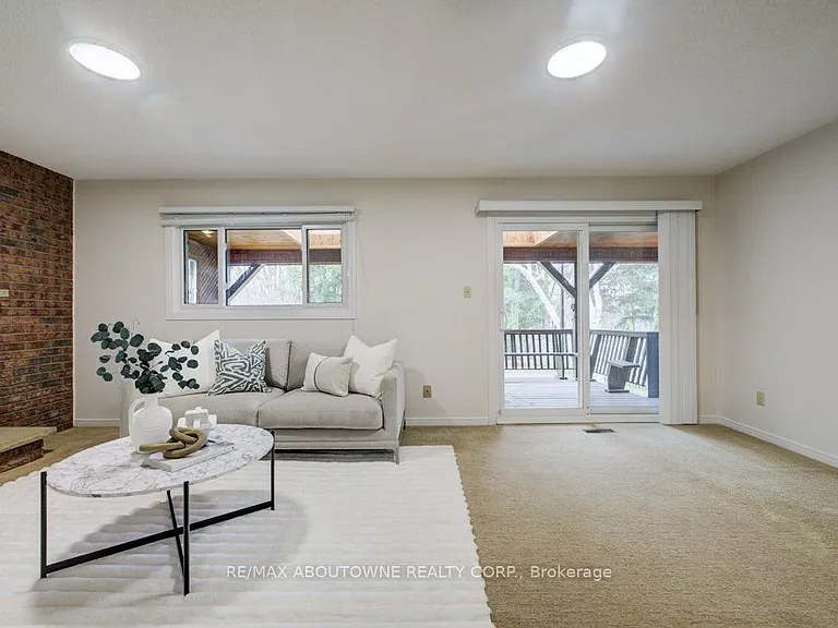 440 Parkridge Cres — Photo 18