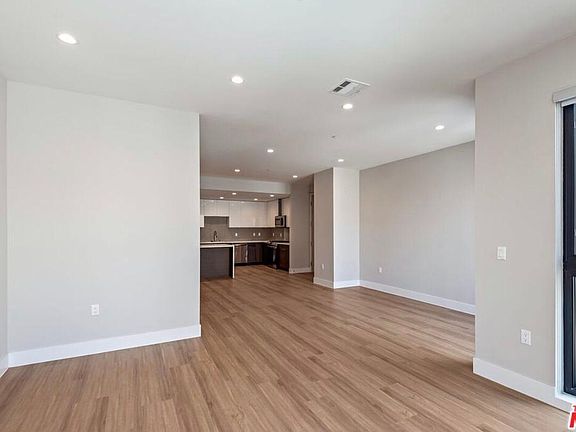 4th image of 1906 Overland Ave Unit 4040