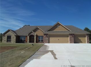 17622 S Ridgeview Dr, Claremore, OK 74017