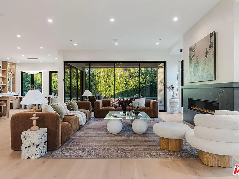 5064 Encino Ave — Photo 11