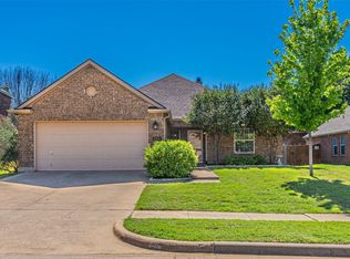 8306 Carallia Ct, Arlington, TX 76002