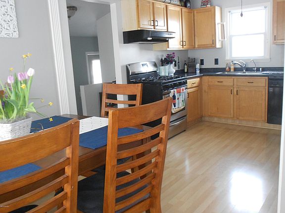 5th image of 3622 Barnard Ave