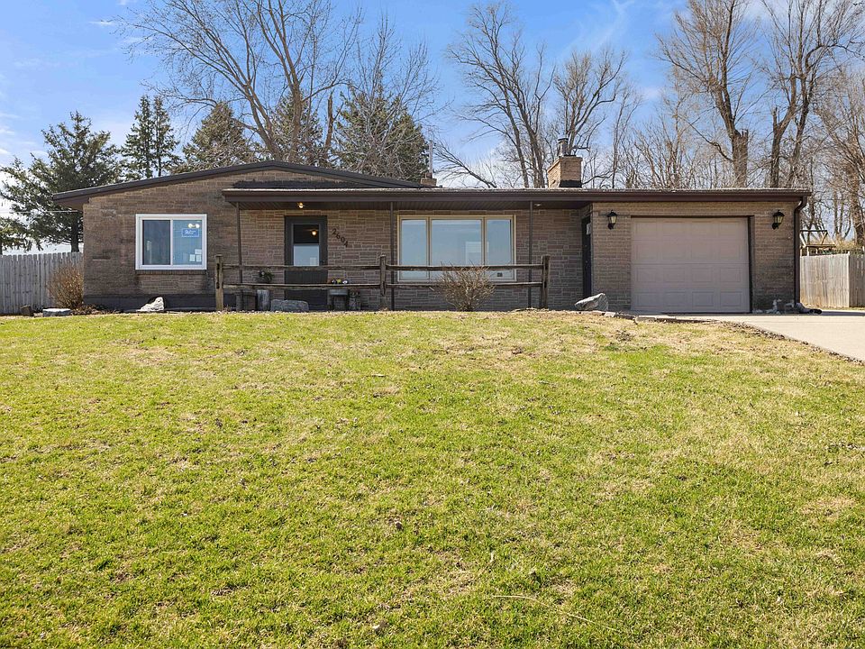 1st image of 2604 Hilltop Dr