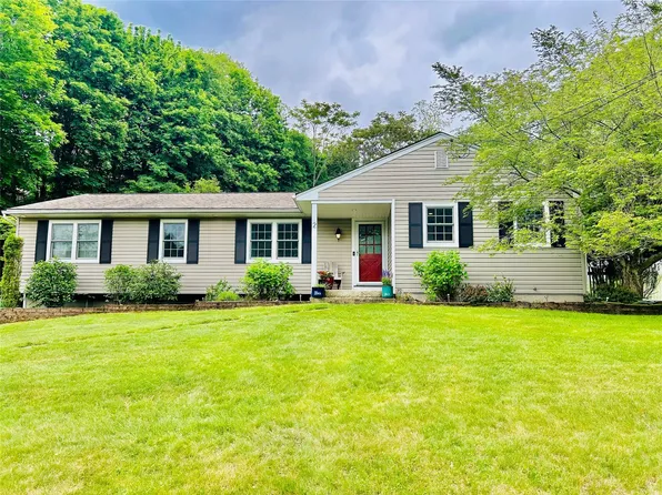 2 West Road, East Setauket, NY 11733