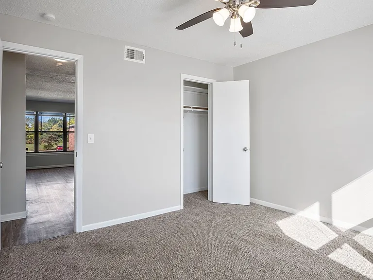 Hillside Apartments — Photo 15
