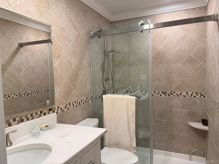12 Harbour Ln #8A — Photo 5