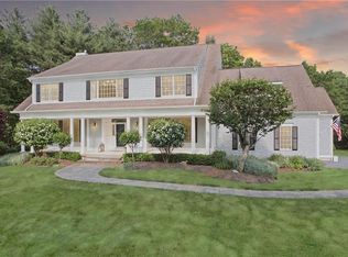 30 Taggart Ct, East Greenwich, RI 02818