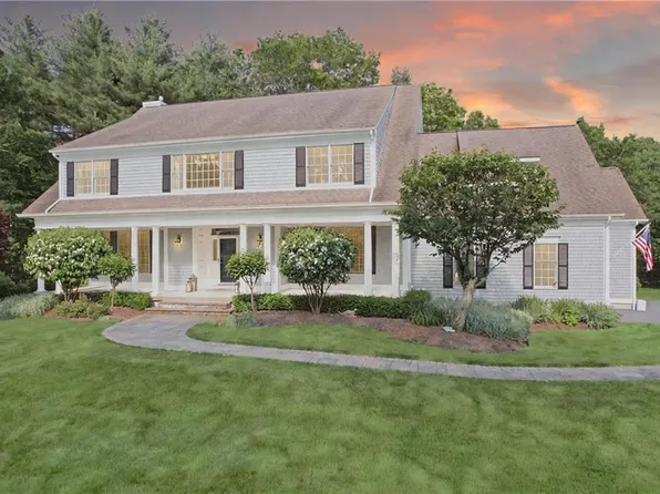 30 Taggart Ct, East Greenwich, RI 02818