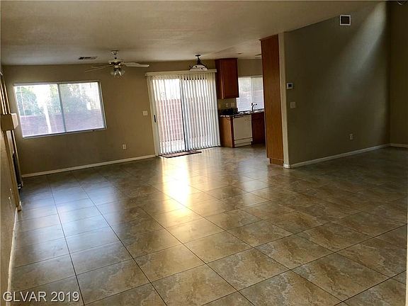 2nd image of 1016 Miradero Ln